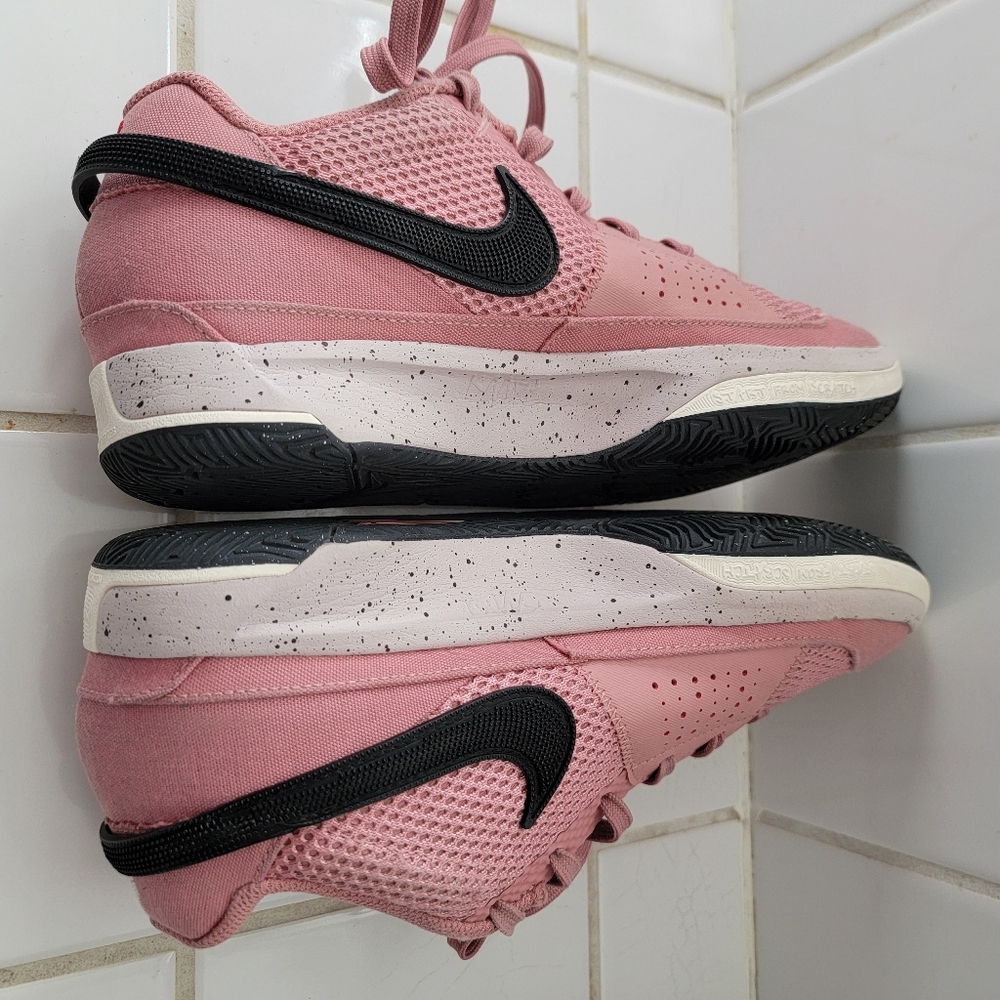 Pink Nikes - Picture 8 of 11